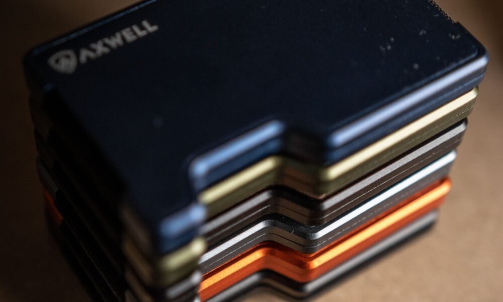The Ultimate Guide to the Best Minimal Wallets: Slim Down Your Carry in Style