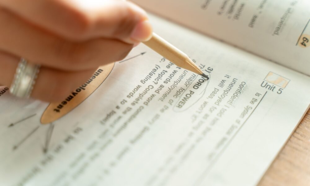 The Ultimate Guide to Sentence Counters: Mastering Readability for SEO and Clear Writing
